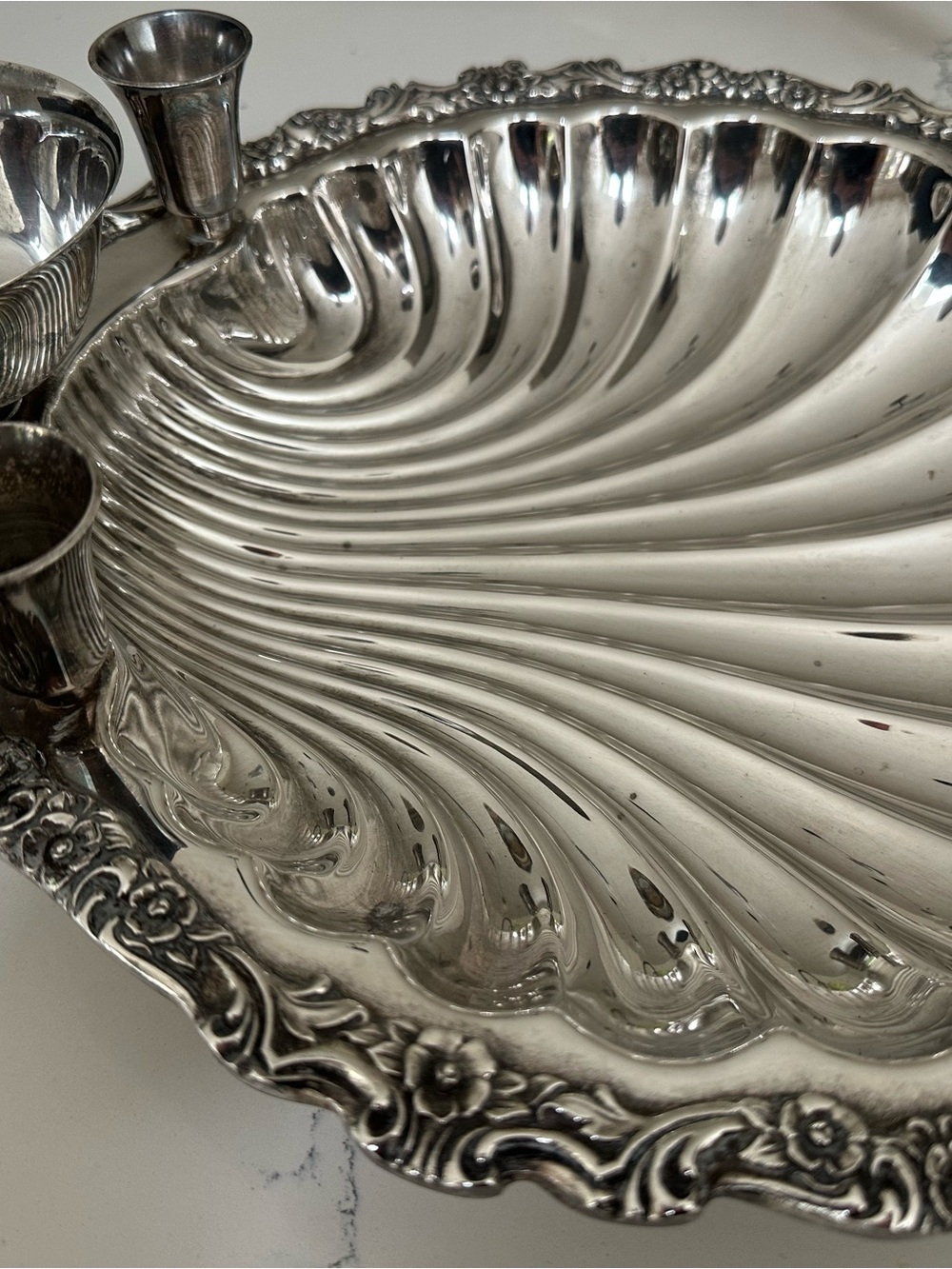 1940s Silver-Played Shell Serving Tray - Elegant Home Dining - vintage - Picture 2 of 14